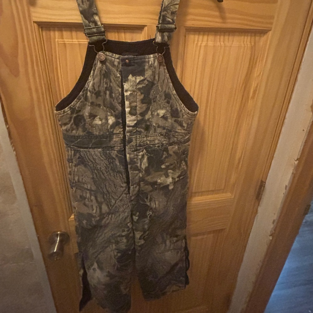 Wolf Mountain Youth Medium Bibs